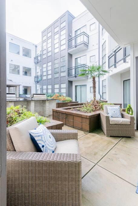 Charming Cozy Apartment With Wi-Fi & Free Parking Charlotte Exterior photo
