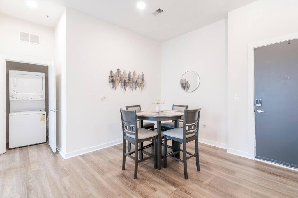 Charming Cozy Apartment With Wi-Fi & Free Parking Charlotte Exterior photo